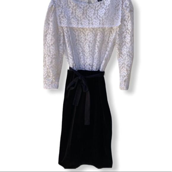 Vintage Times Up Le Temps Lace Dress‎ - Picture 1 of 8